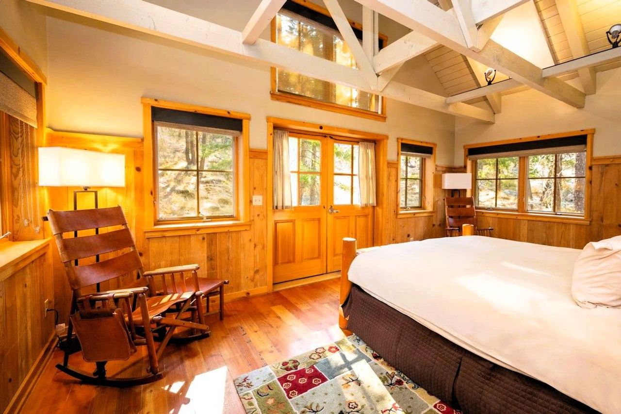Photo of Sleeping Lady Mountain Resort & Spa - Library Cabin – Bedroom, King bed