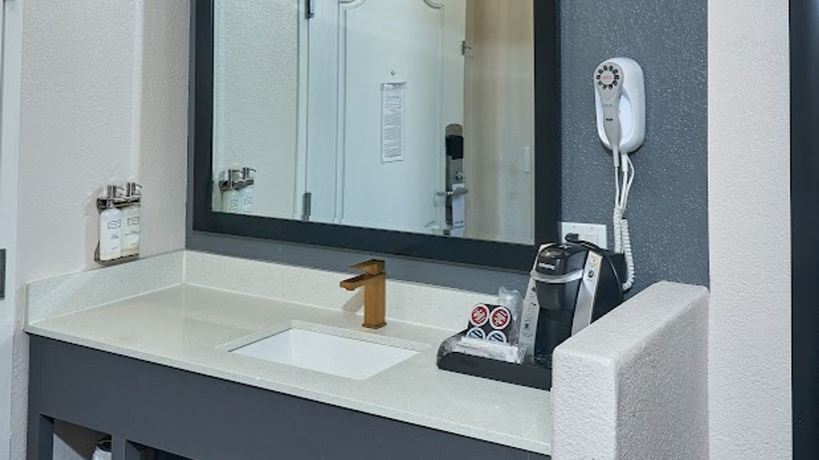 Photo of Hotel Aria Mountain View