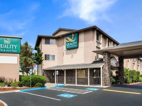 Quality Inn & Suites