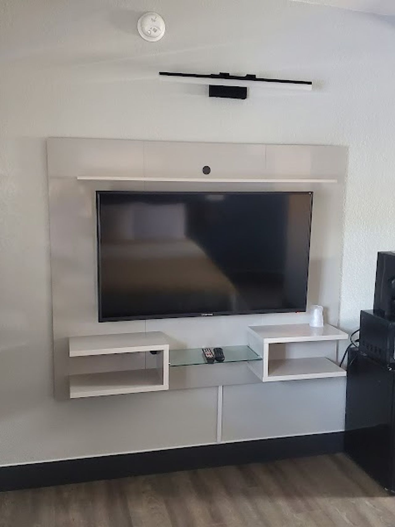 Photo of The Fremont Inn - Flat TV, Fridge, Microwave, Coffee machine