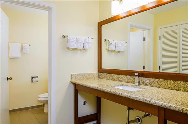 Photo of Comfort Inn Monterey Peninsula Airport - Bathroom