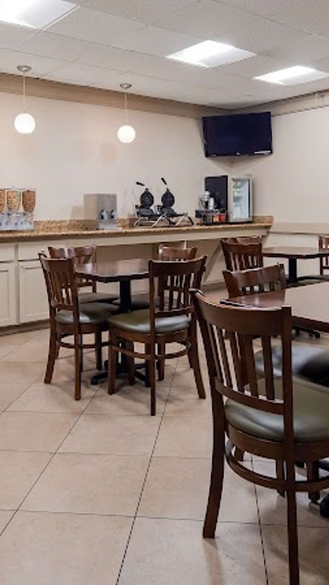Photo of Best Western Plus Oak Harbor Hotel & Conference Center