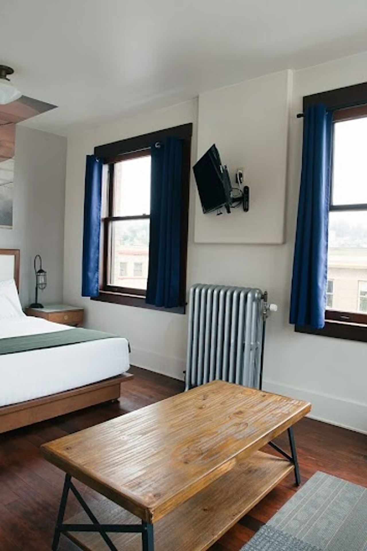 Photo of Commodore Hotel - Standard Room, Queen Bed and Private Bath