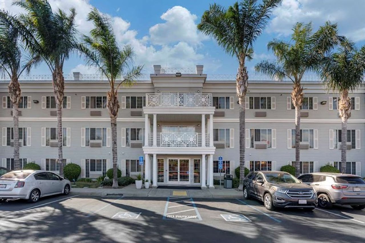 Photo of Best Western Luxury Inn