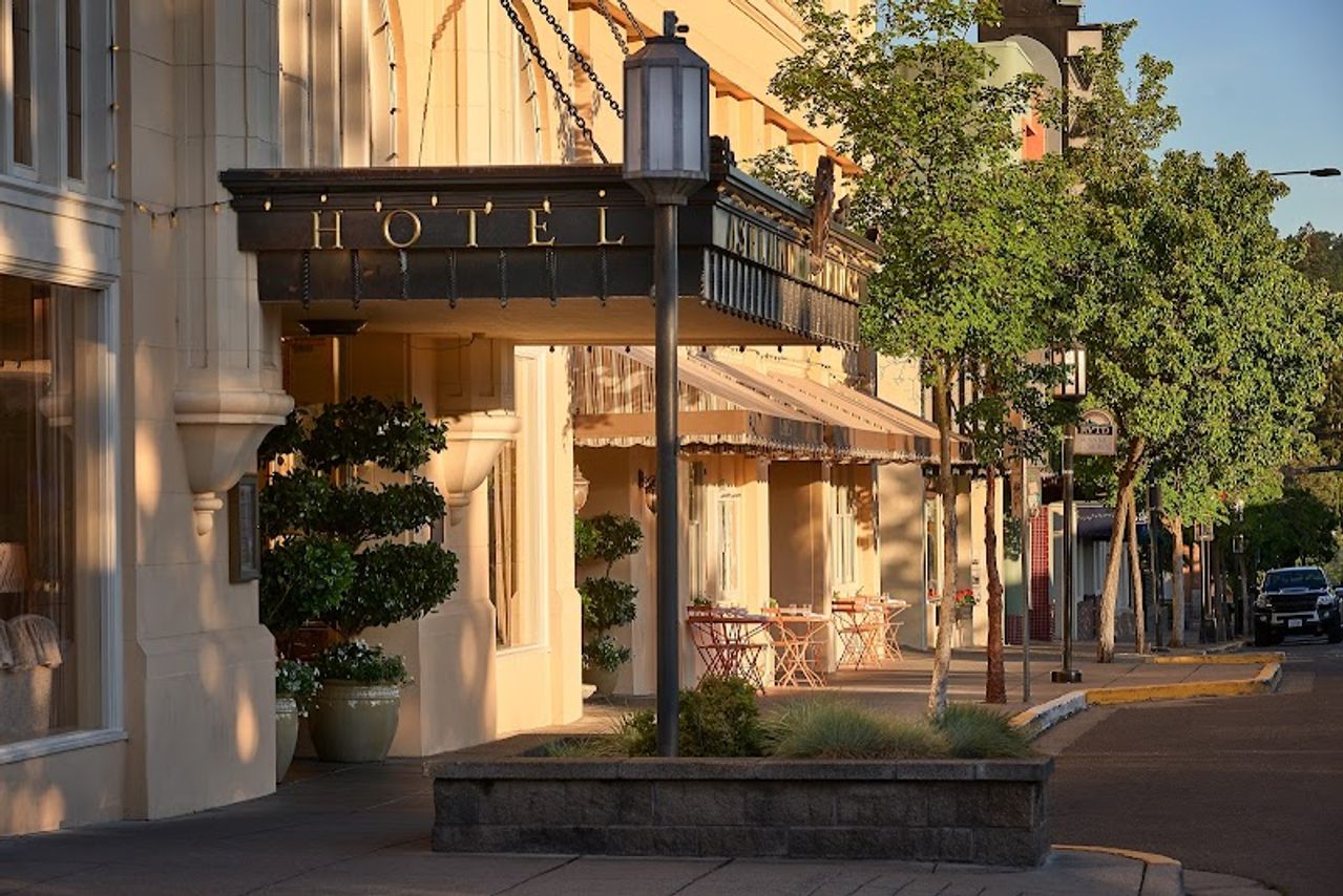 Photo of Ashland Springs Hotel