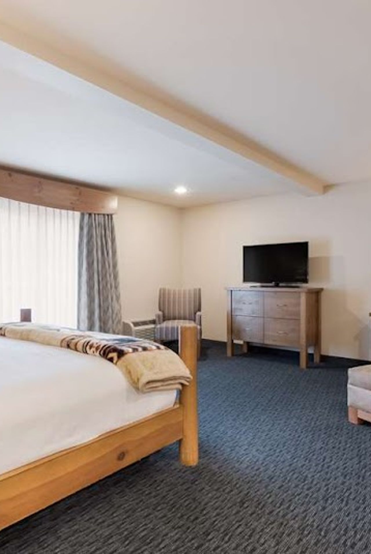 Photo of Best Western Plus Kentwood Lodge