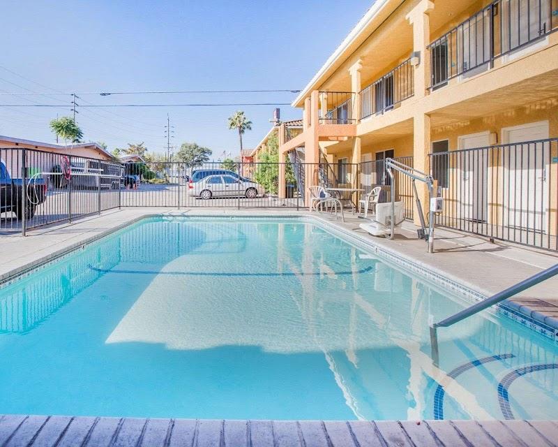 Photo of Econo Lodge Inn & Suites Lodi - Wine Country Area