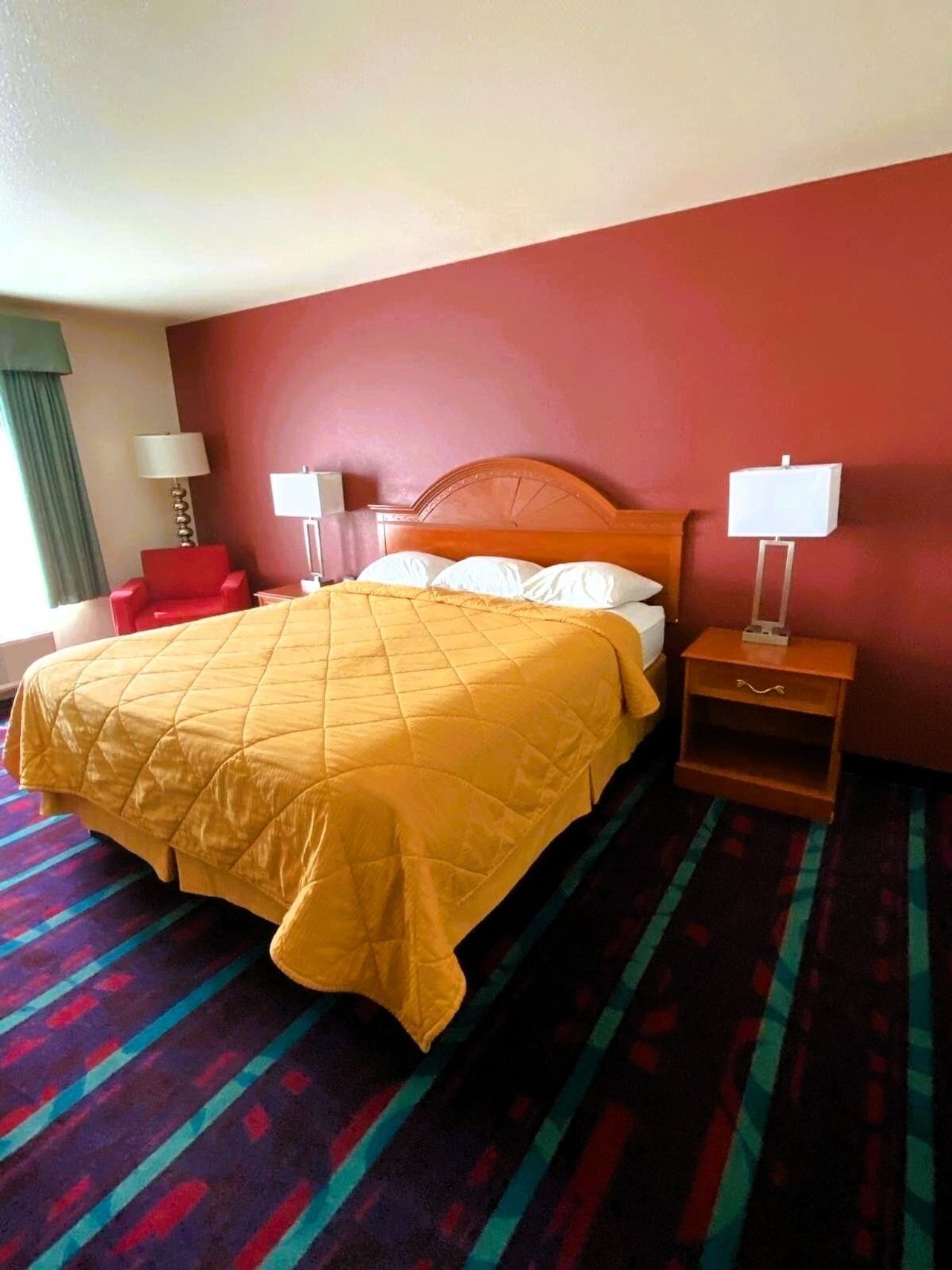 Budget Inn - Room, Bed