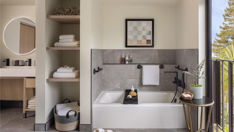 Photo of Casa Mani Resort Napa Valley, Curio Collection by Hilton - Redwood Lawn, Bathroom, Soaking tub