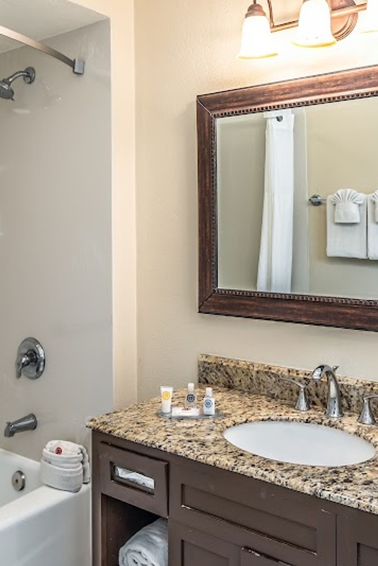 Photo of The Inn at 1252 Monterey - Bathroom