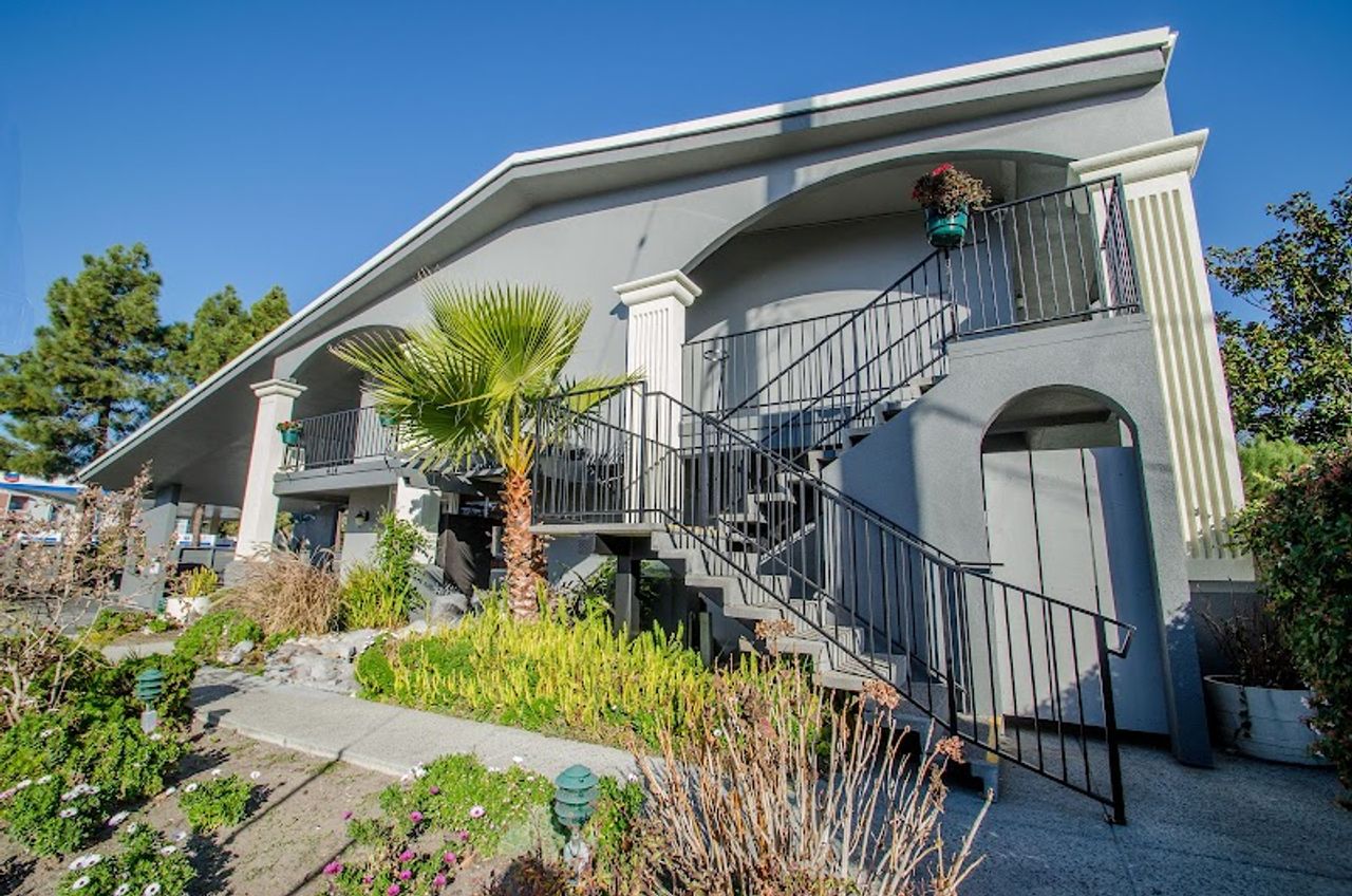 Photo of Continental Inn