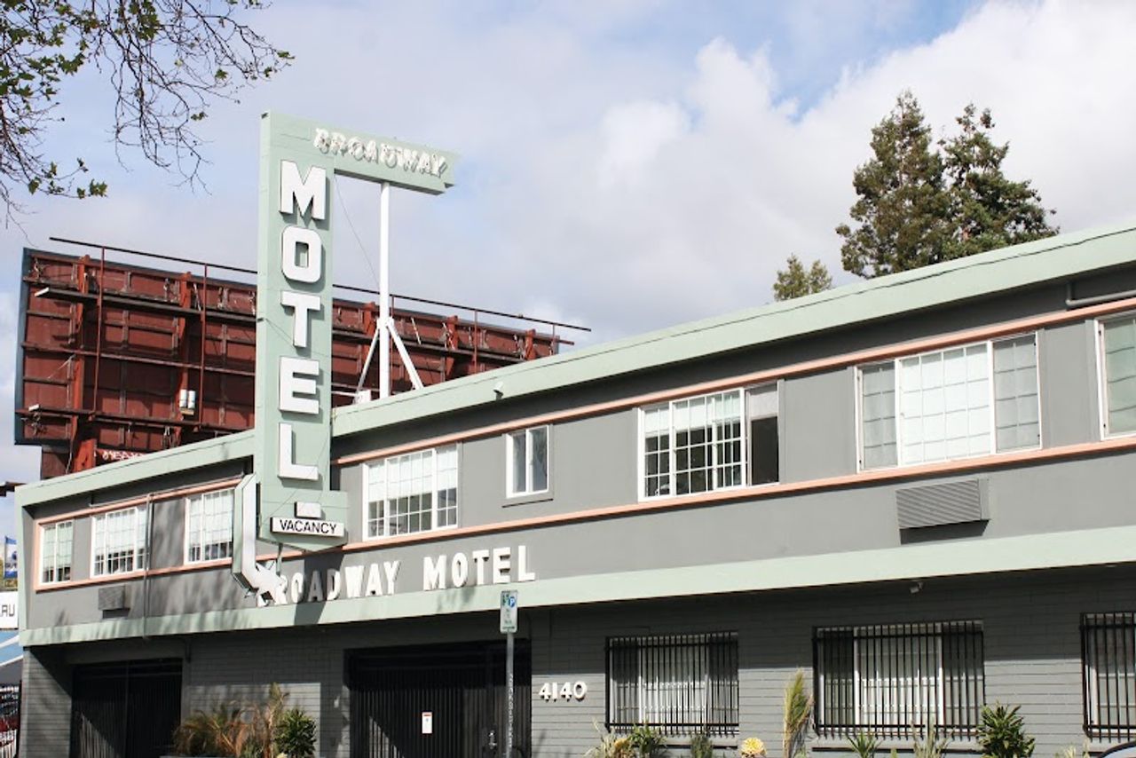 Photo of Signature Inn Berkeley Oakland