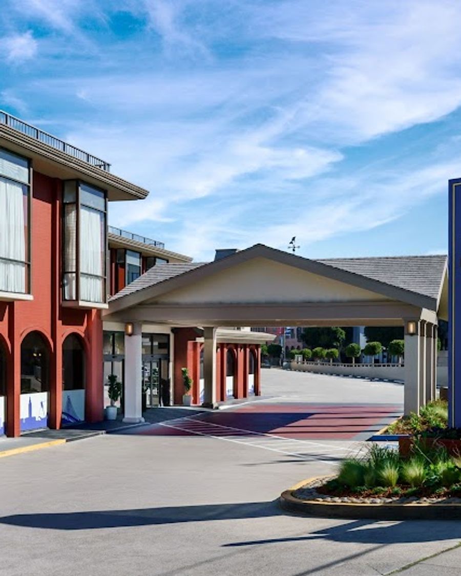 Hotel Caza Fisherman’s Wharf