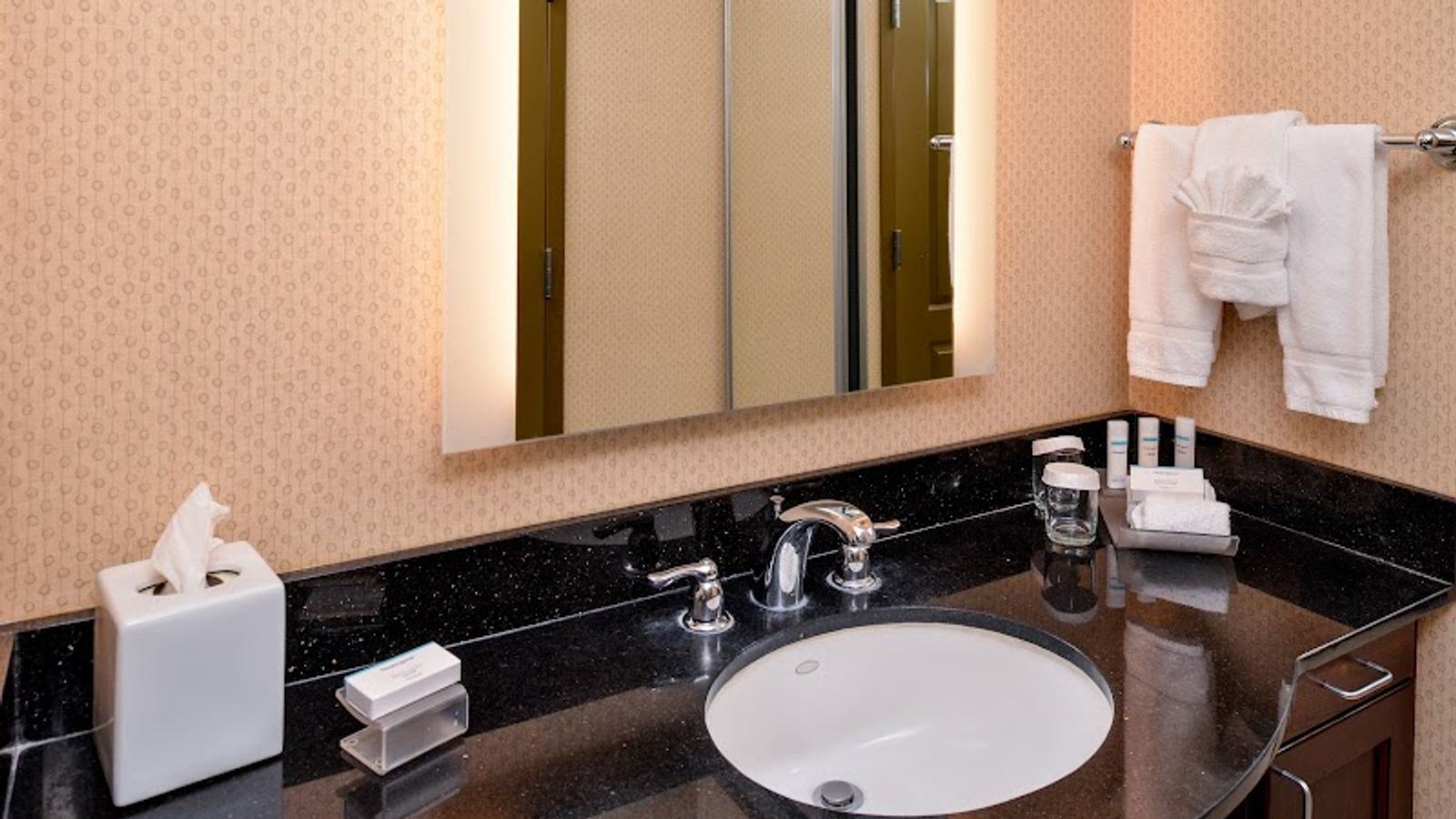 Photo of Homewood Suites by Hilton Fresno