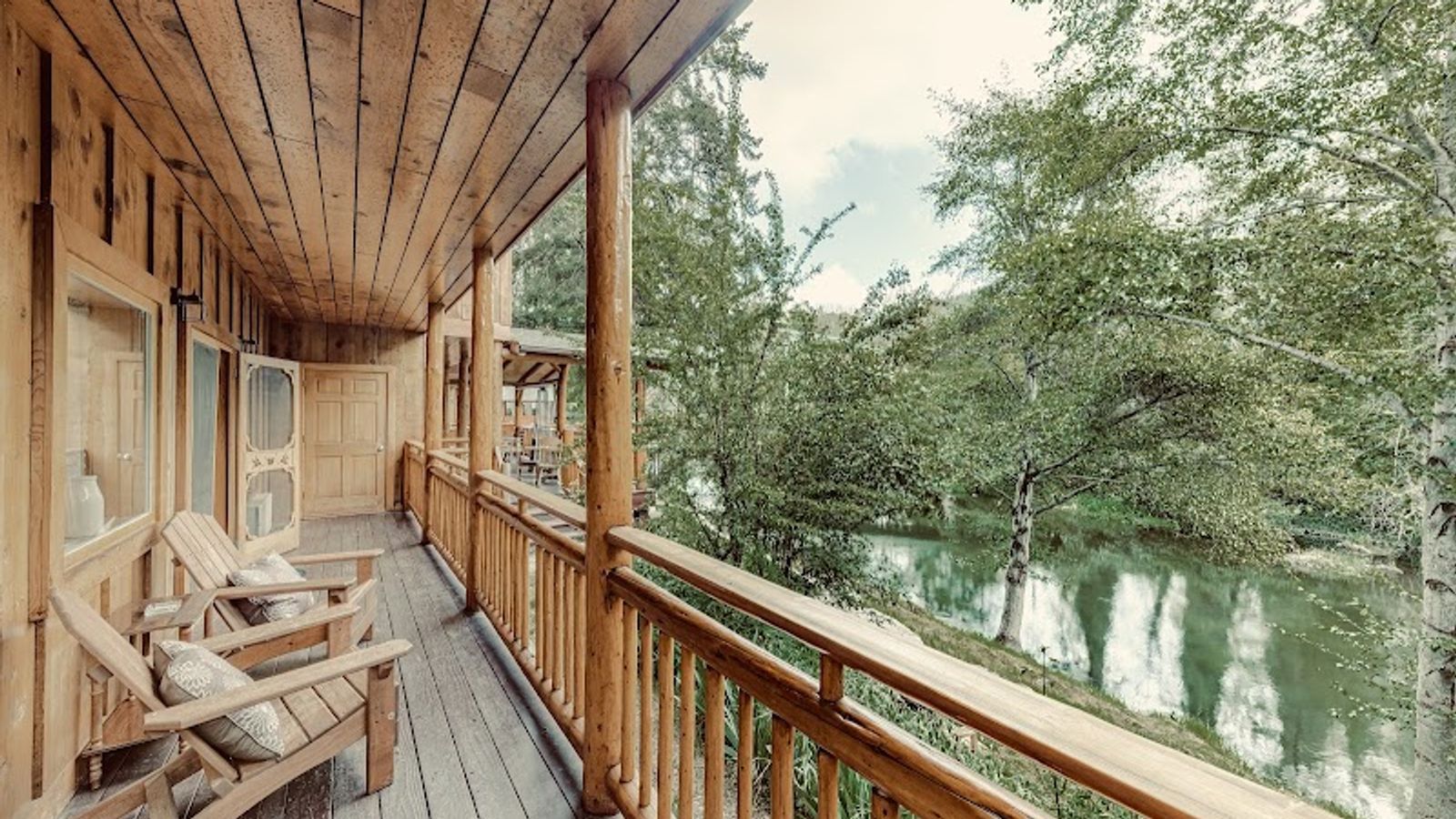 Photo of The Lindsay Lodge & Restaurant