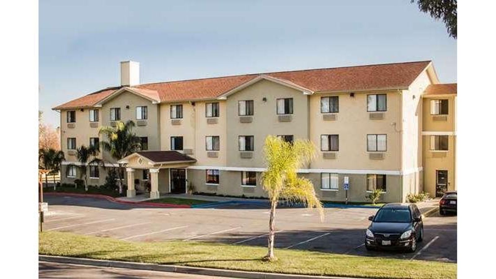 Photo of Super 8 by Wyndham Vacaville