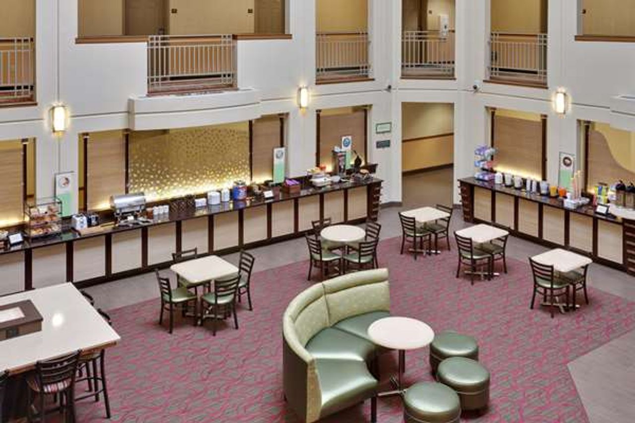 Photo of Country Inn & Suites by Radisson, San Carlos, CA