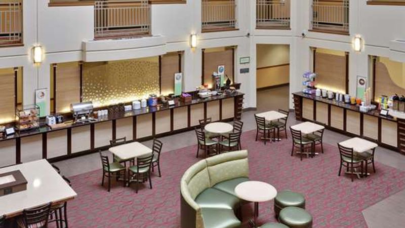 Photo of Country Inn & Suites by Radisson, San Carlos, CA