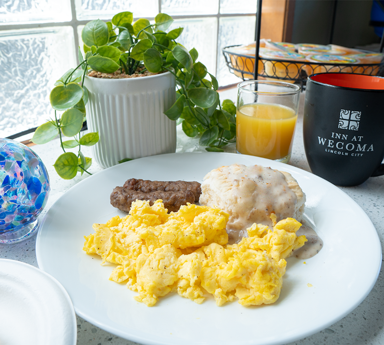 Photo of Inn at Wecoma - Complimentary breakfast