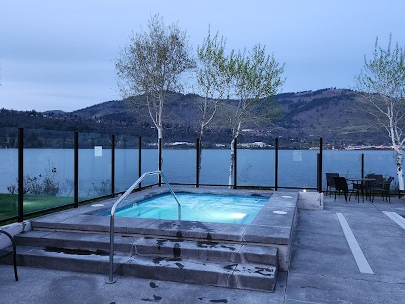 Photo of Best Western Plus Hood River Inn