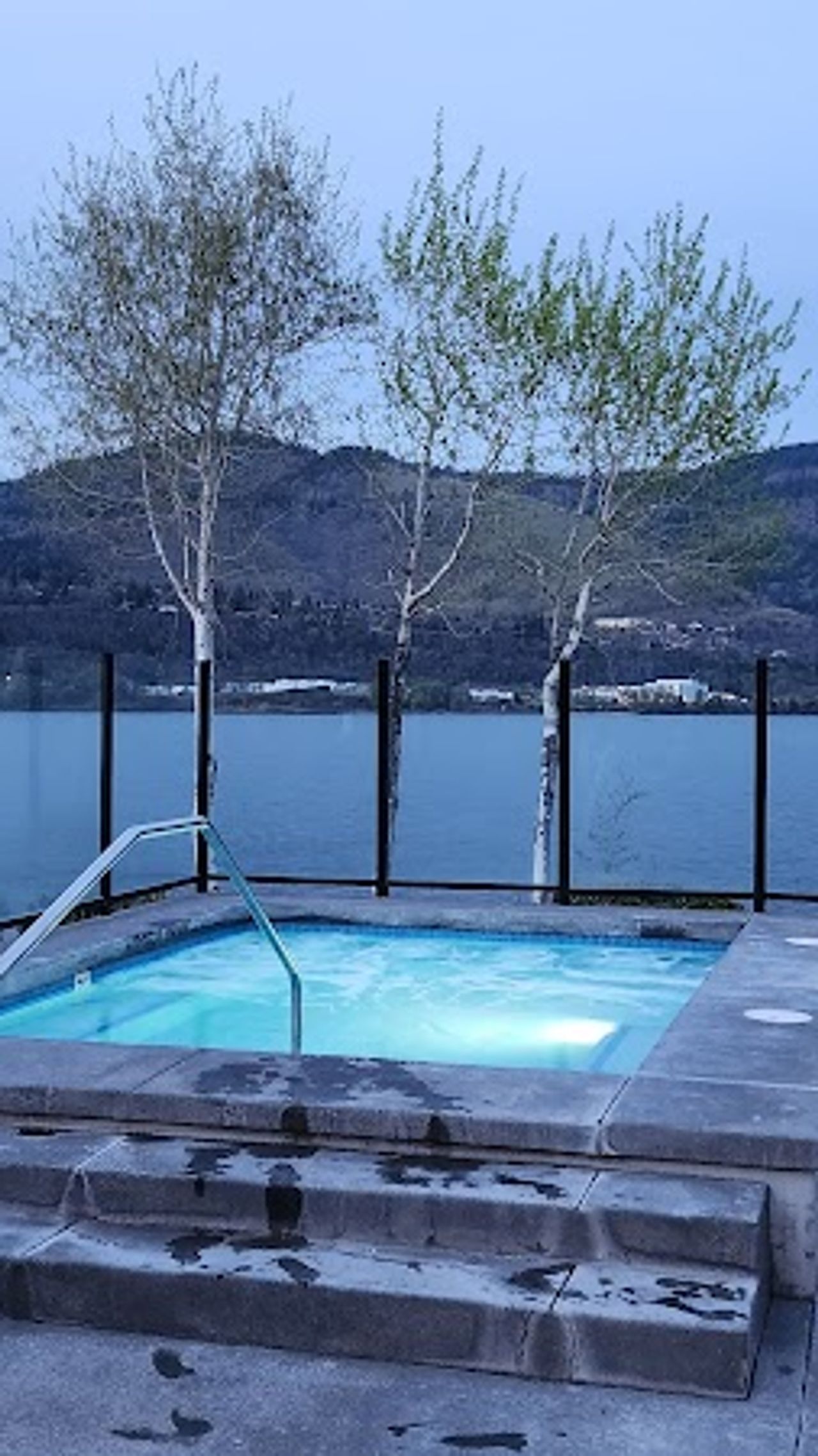 Photo of Best Western Plus Hood River Inn
