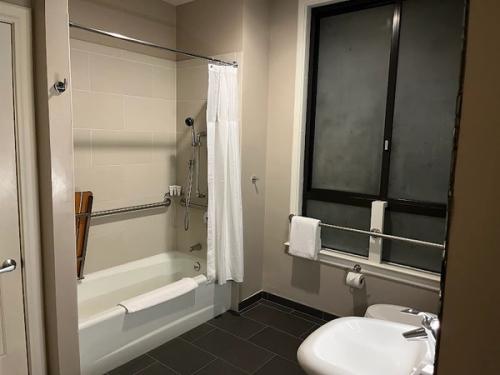 Photo of Galleria Park Hotel