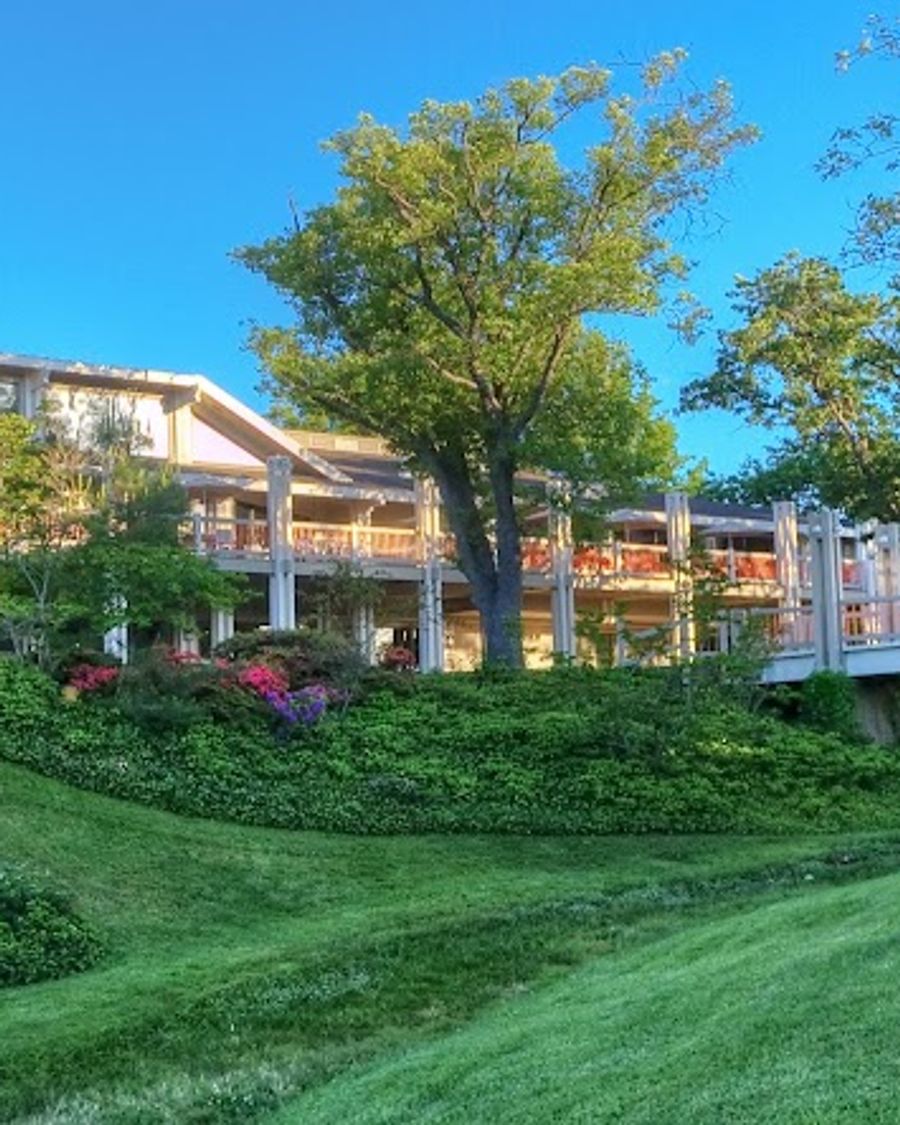 Ashland Hills Hotel & Suites and Convention Center