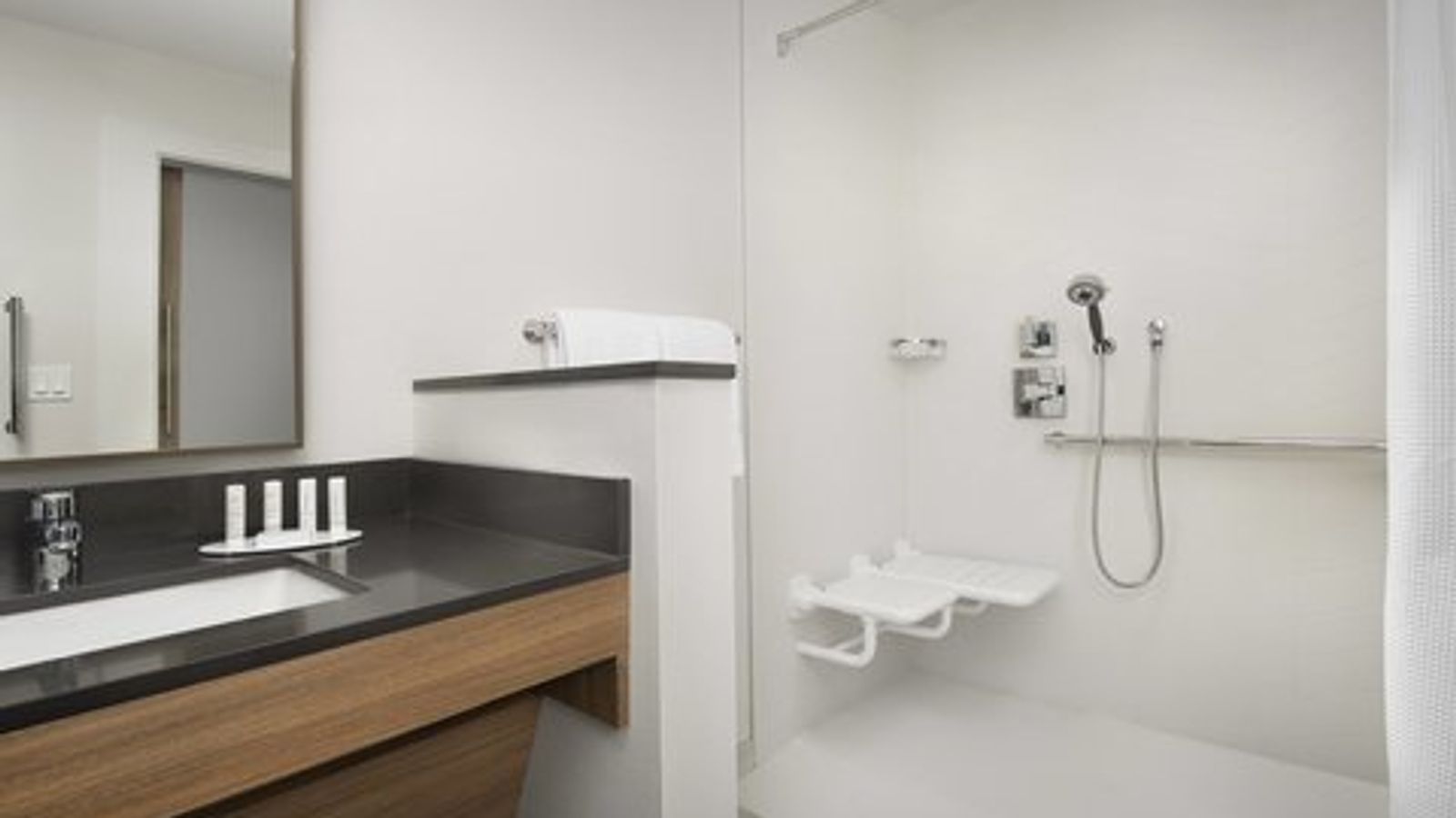 Photo of Fairfield Inn & Suites Santa Rosa Rohnert Park