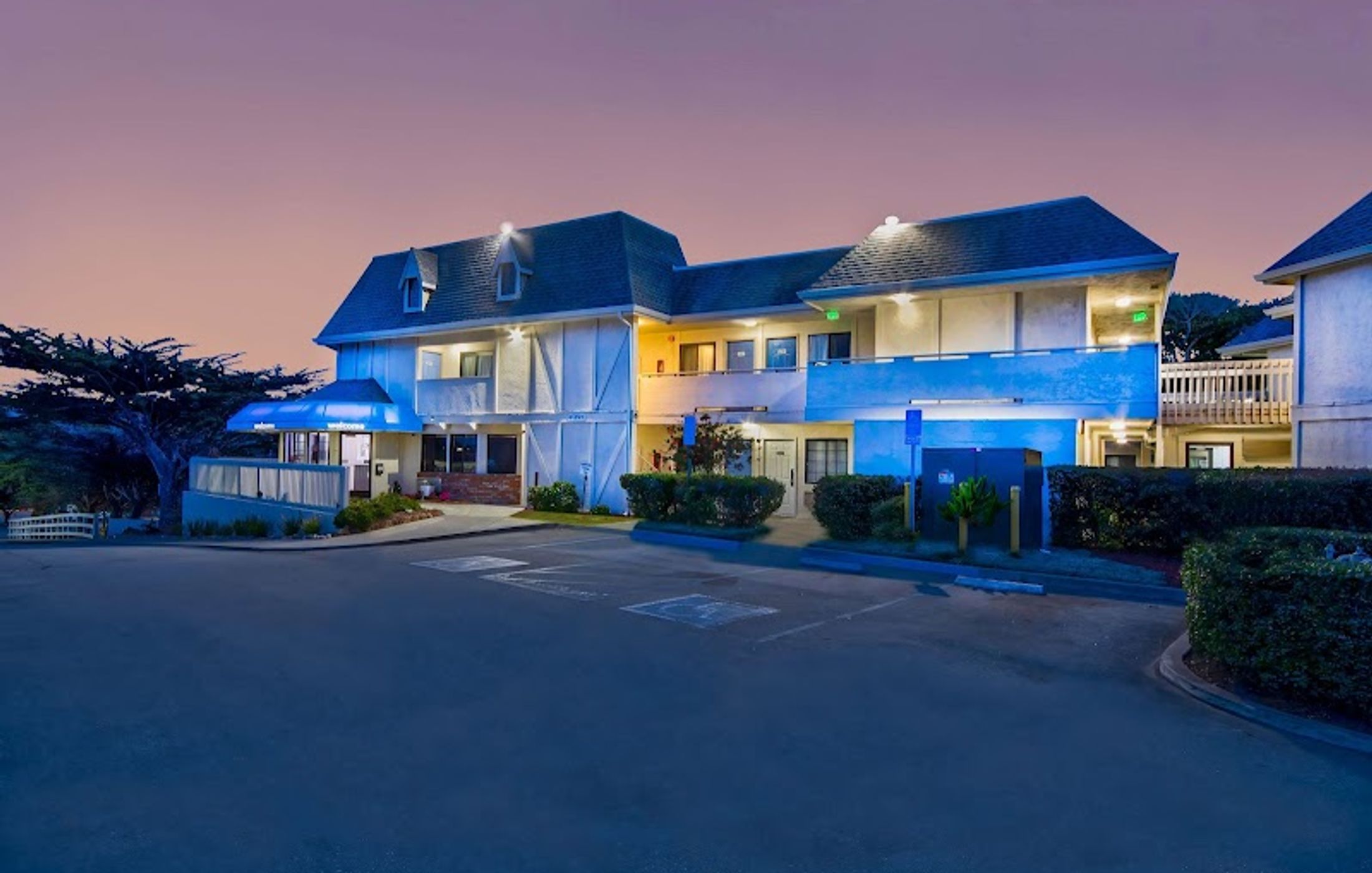 Motel 6 Marina, CA - Monterey