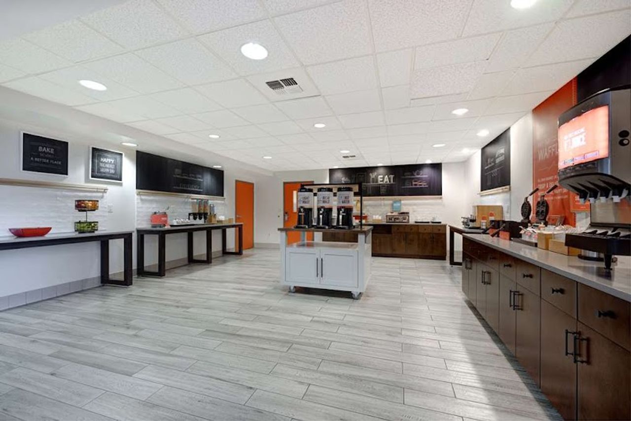 Photo of Hampton Inn & Suites Tulare