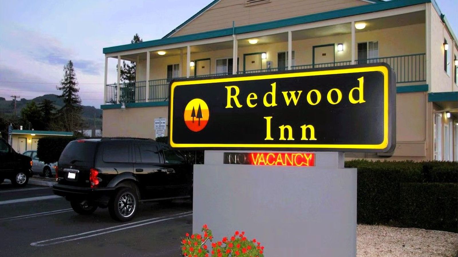 Redwood Inn
