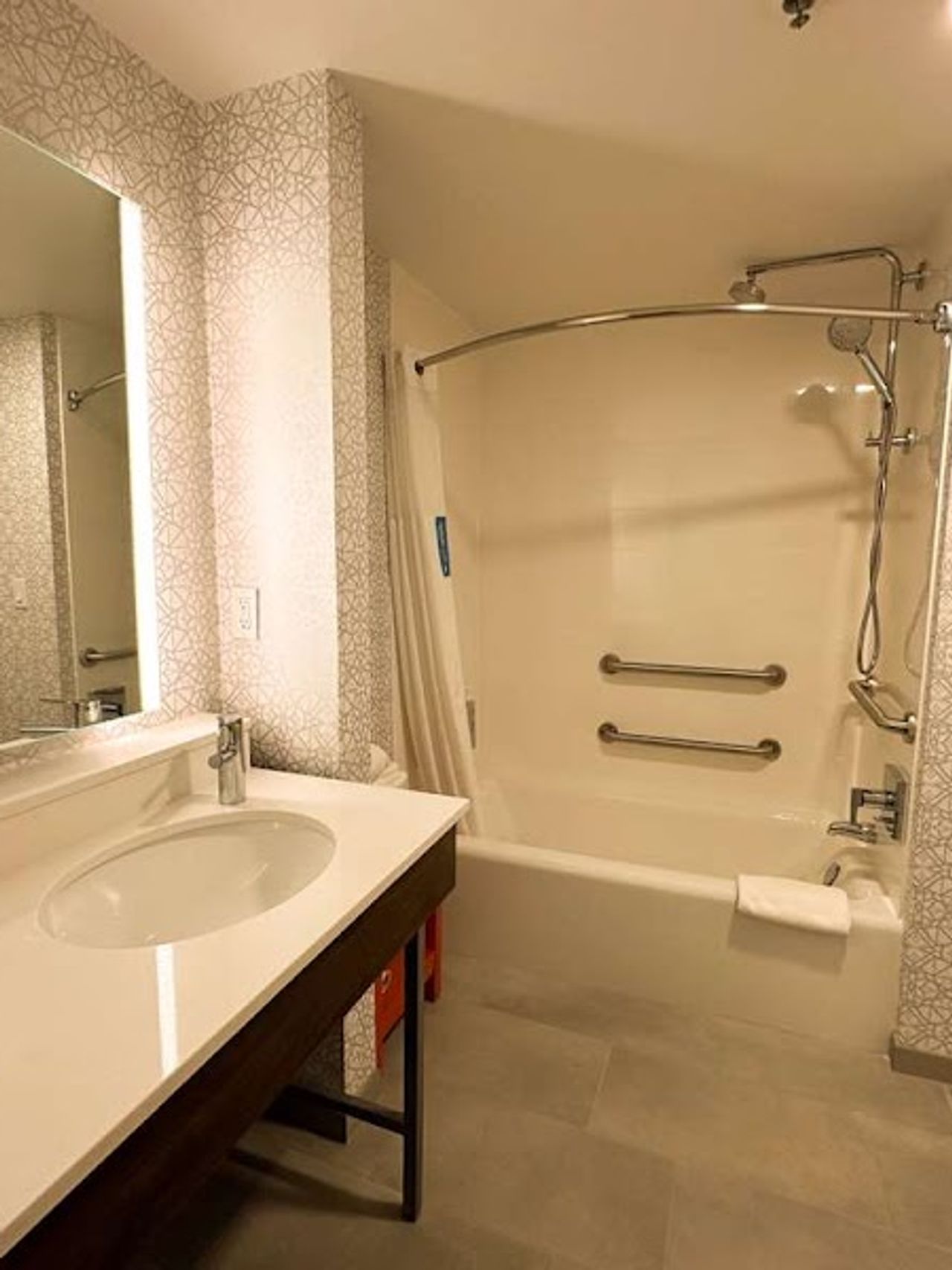 Photo of Hampton Inn Fremont