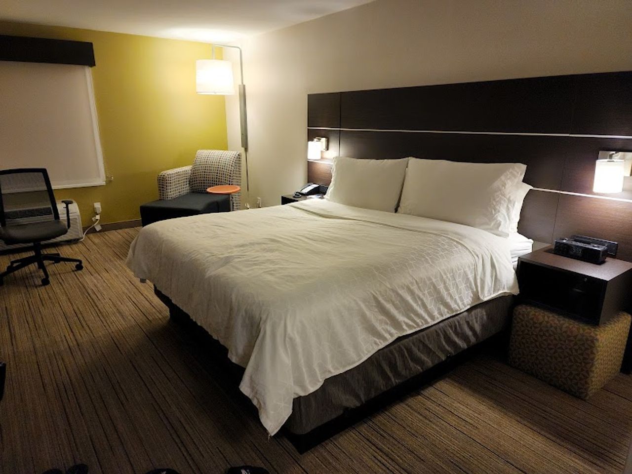 Photo of Holiday Inn Express & Suites Belmont by IHG
