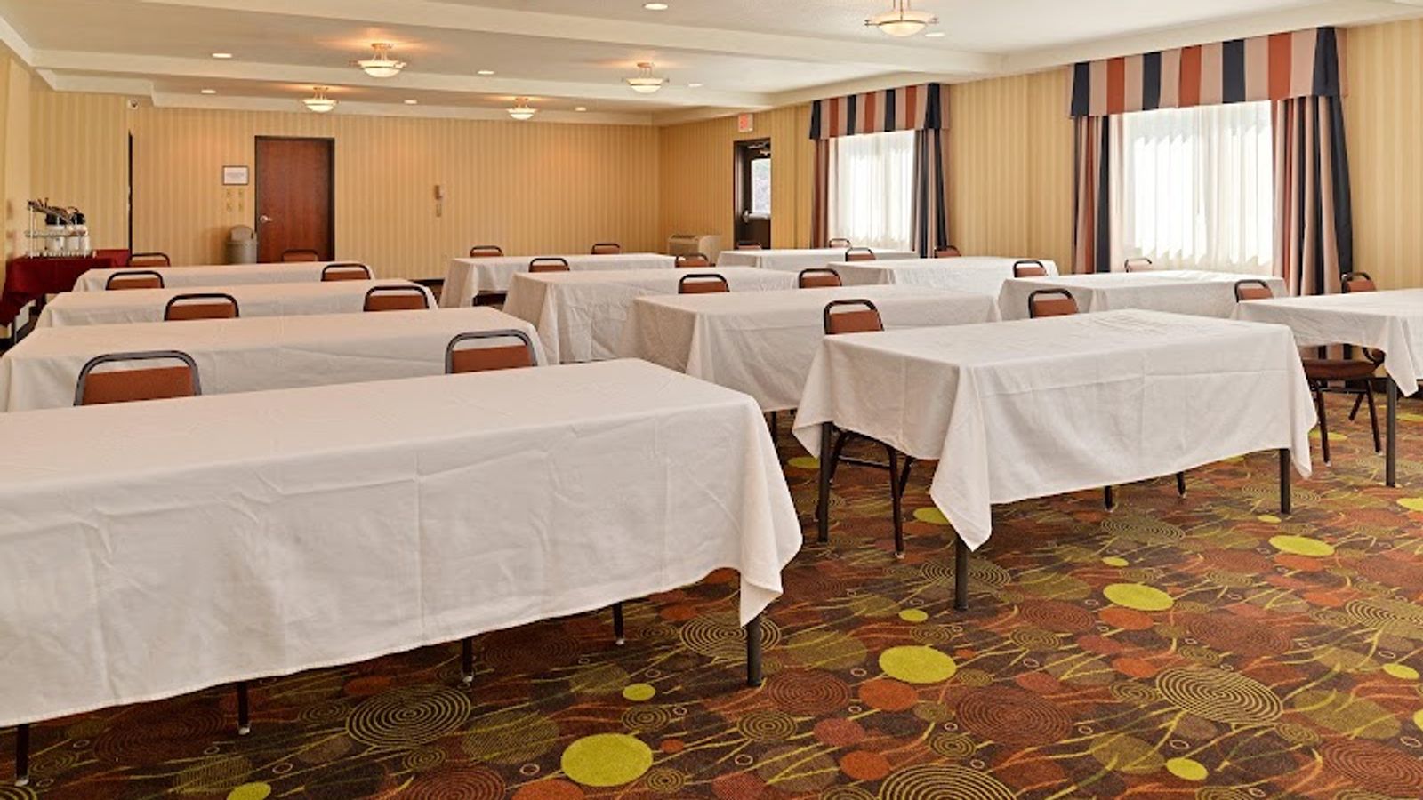 Photo of Holiday Inn Express Portland South - Lake Oswego, an IHG Hotel