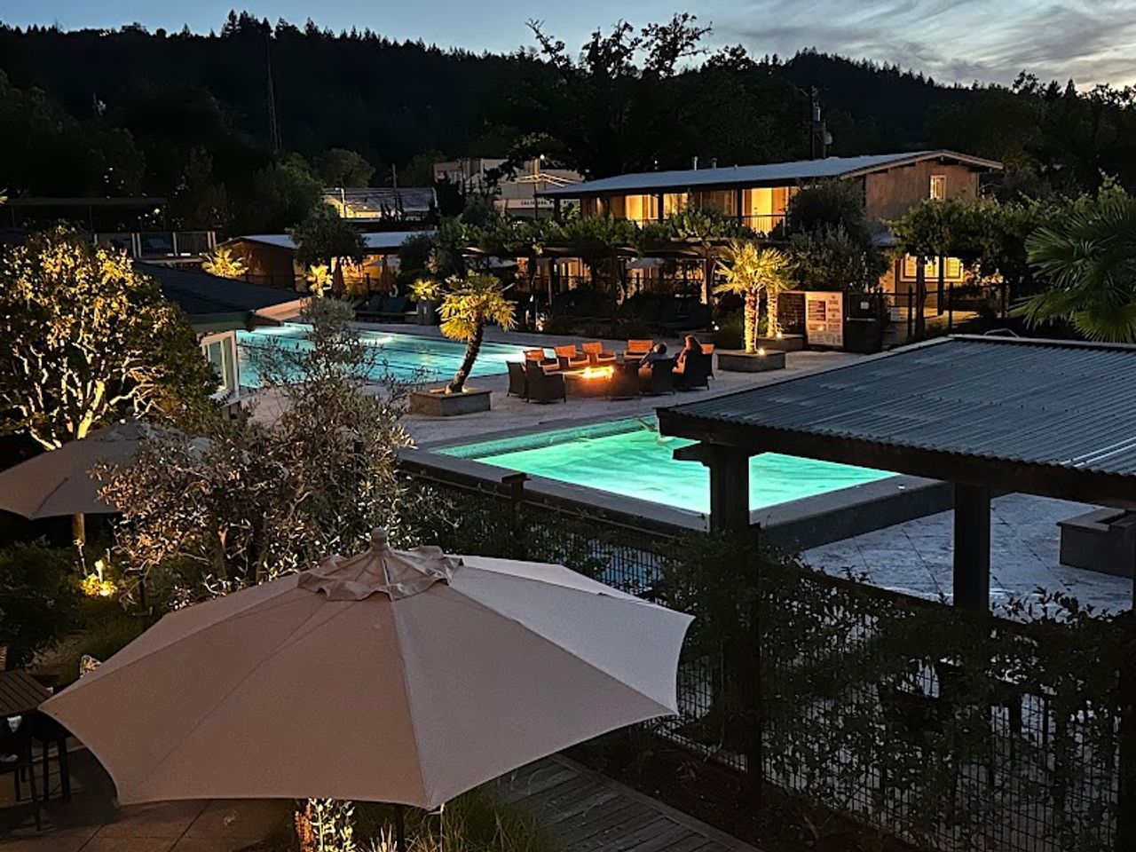 Photo of Calistoga Spa Hot Springs - Evenings on the property grounds