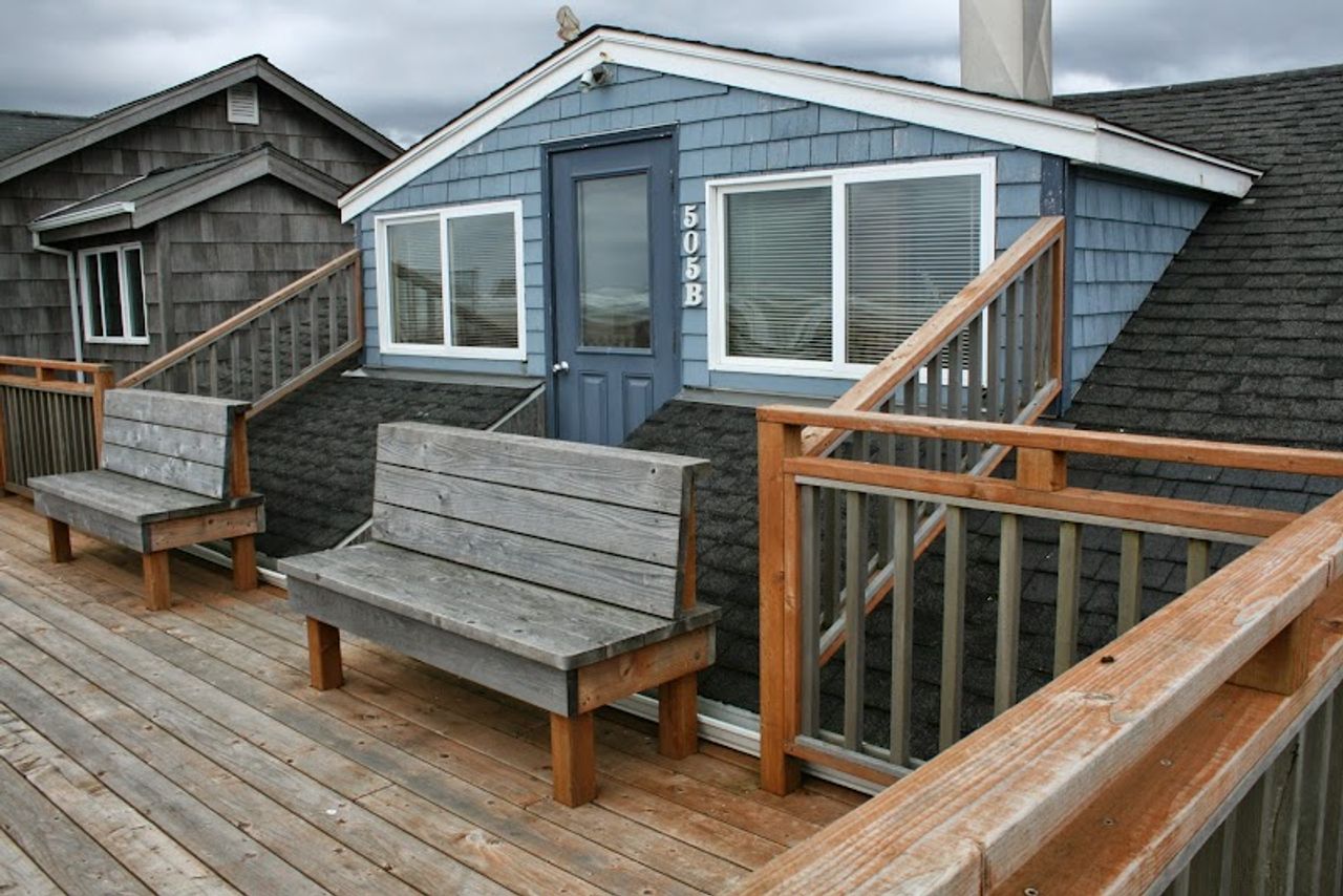 Photo of The Waves Oceanfront Lodging