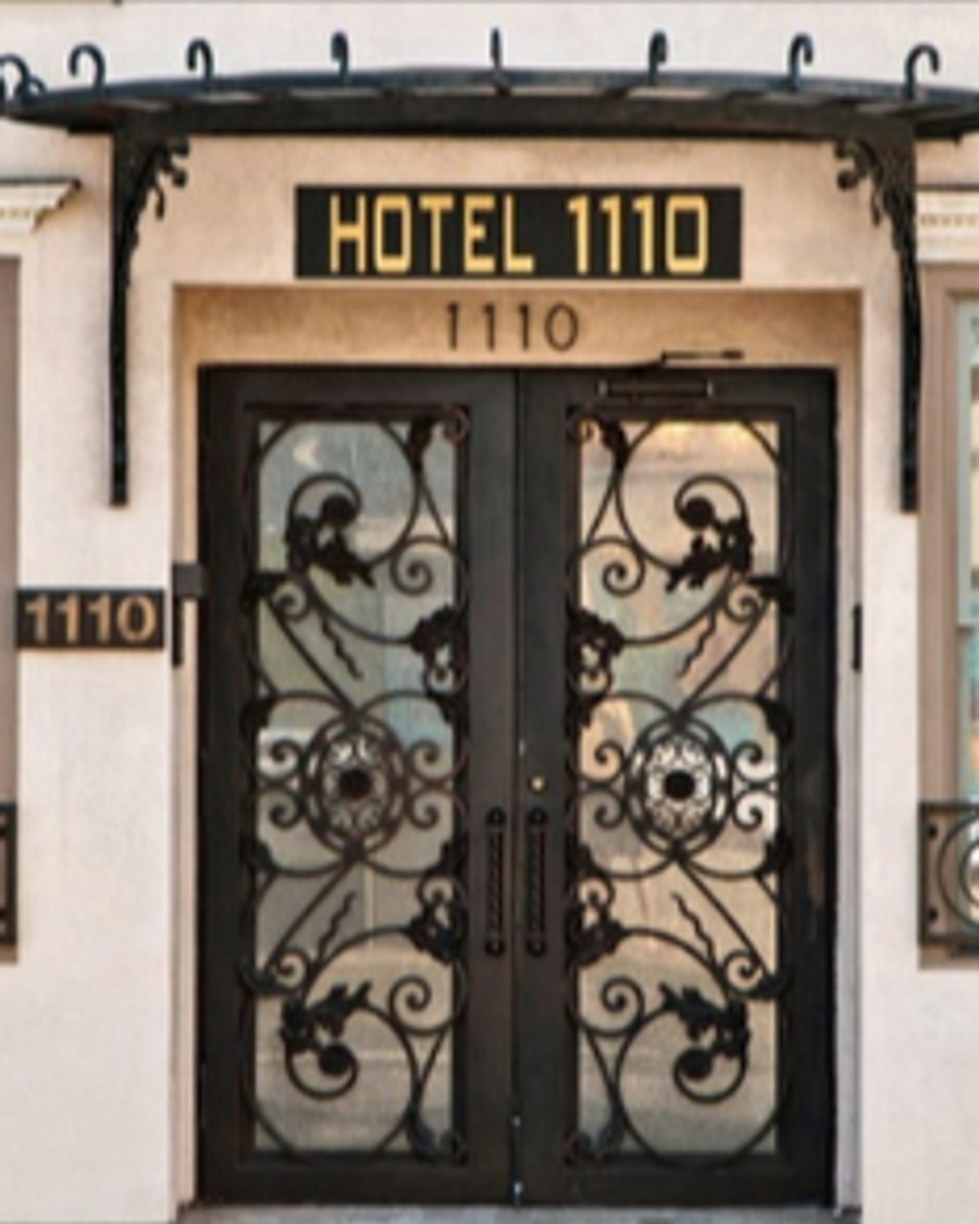 Hotel 1110