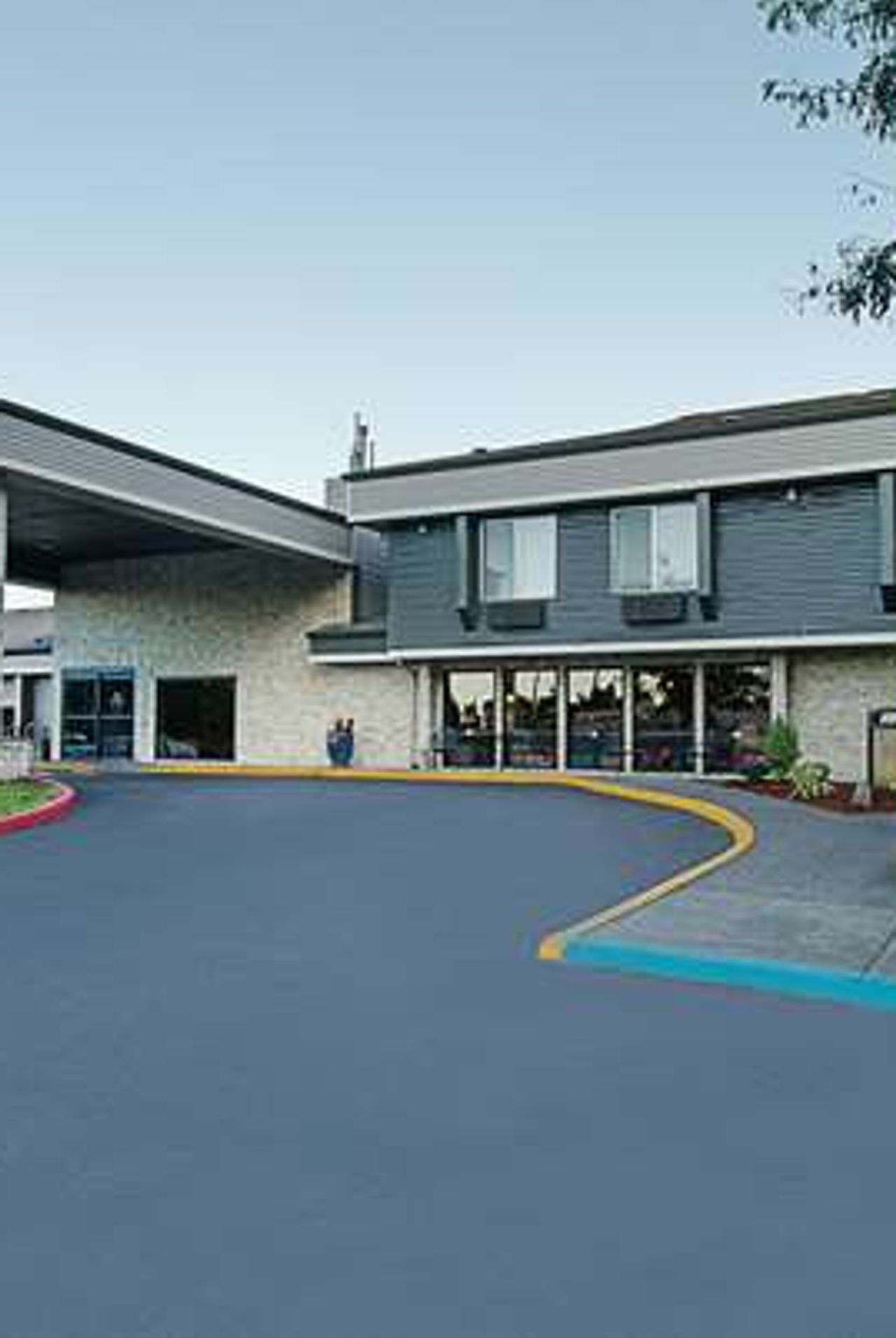 Photo of La Quinta Inn & Suites by Wyndham Portland NW