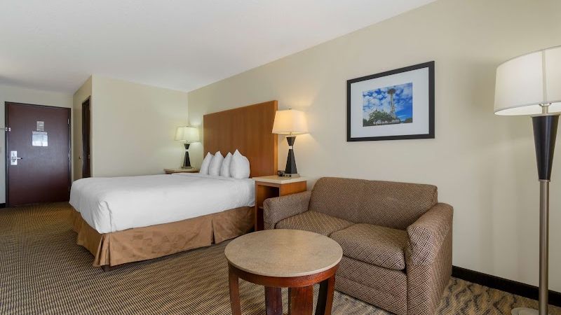 Photo of Best Western Plus Park Place Inn & Suites