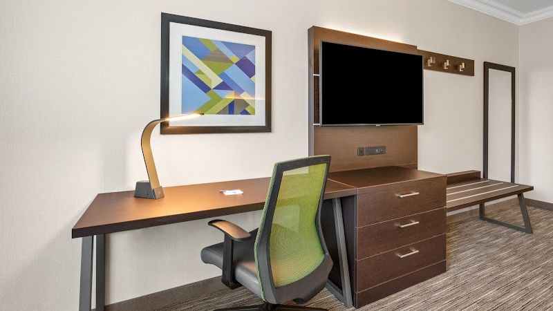 Photo of Holiday Inn Express & Suites Klamath Falls Central, an IHG Hotel