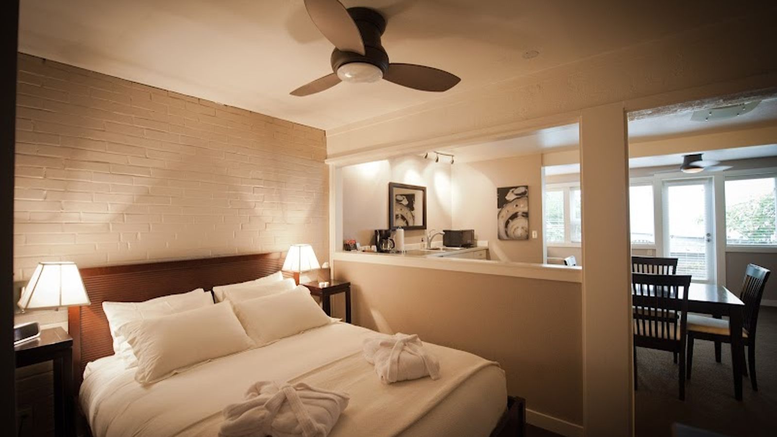 Photo of Bird Rock Hotel