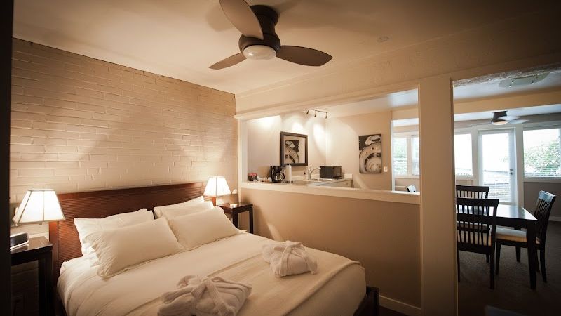 Photo of Bird Rock Hotel