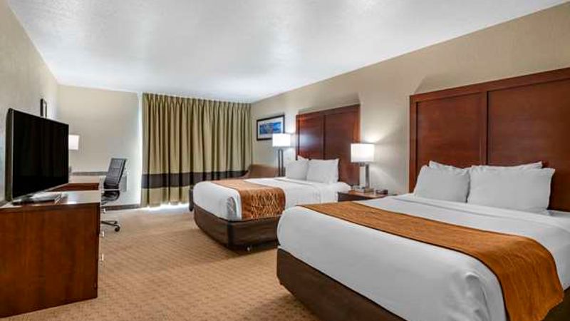 Photo of Comfort Inn & Suites