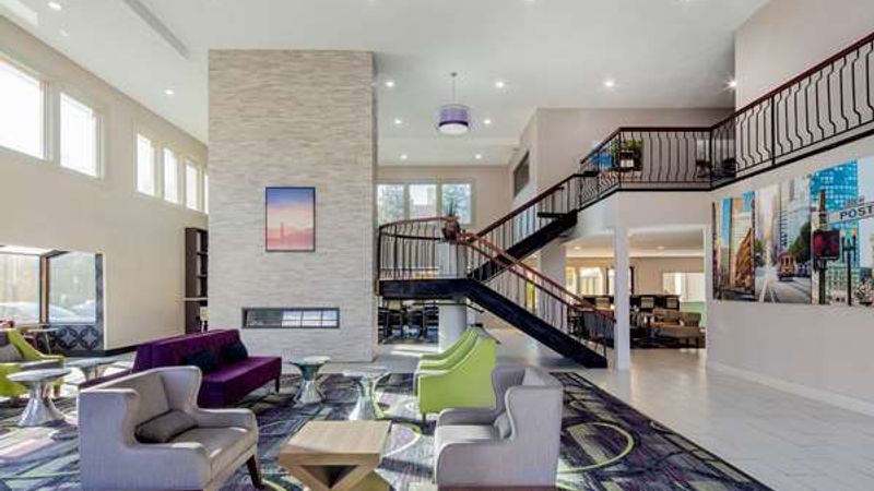 Photo of La Quinta Inn & Suites by Wyndham Oakland - Hayward