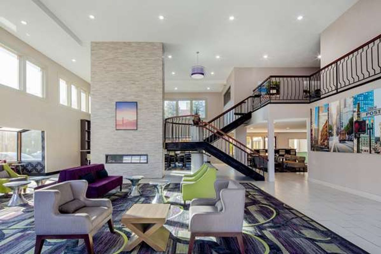 Photo of La Quinta Inn & Suites by Wyndham Oakland - Hayward