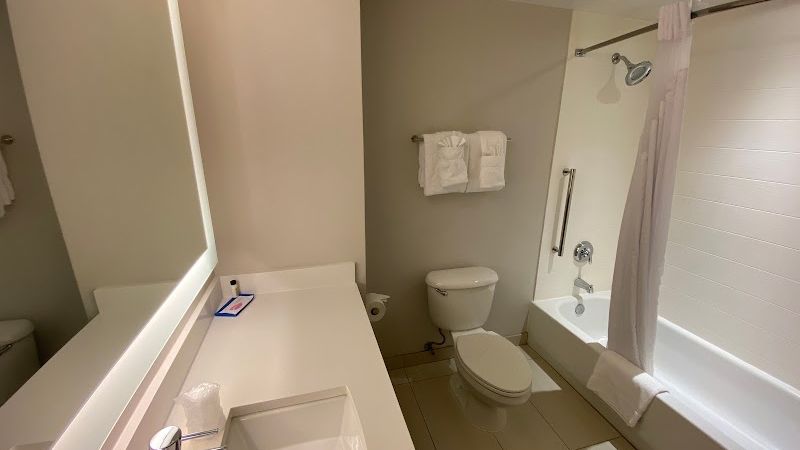 Photo of Holiday Inn Express & Suites Medford-Central Point, an IHG Hotel