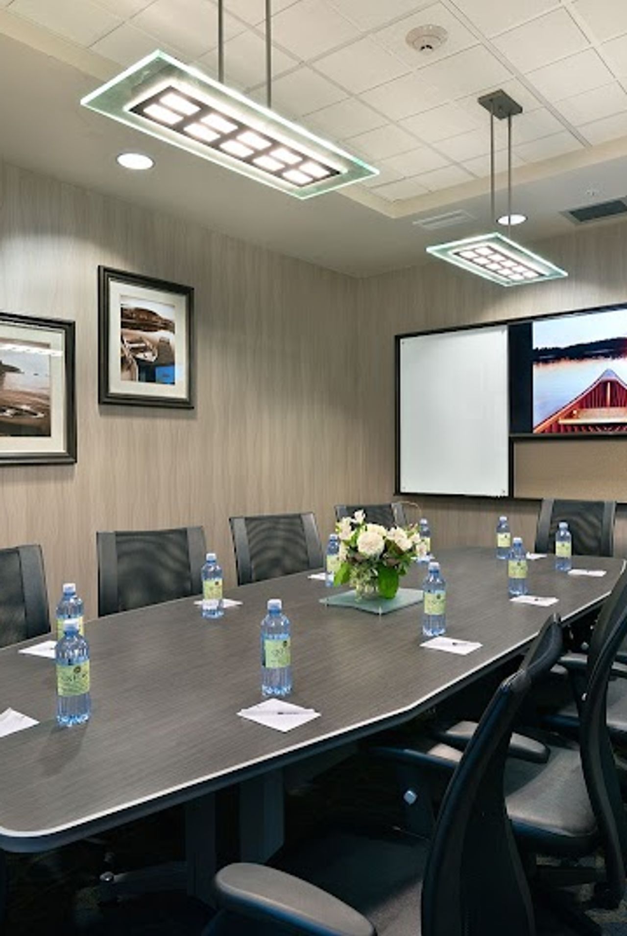 Photo of Oxford Suites Bellingham