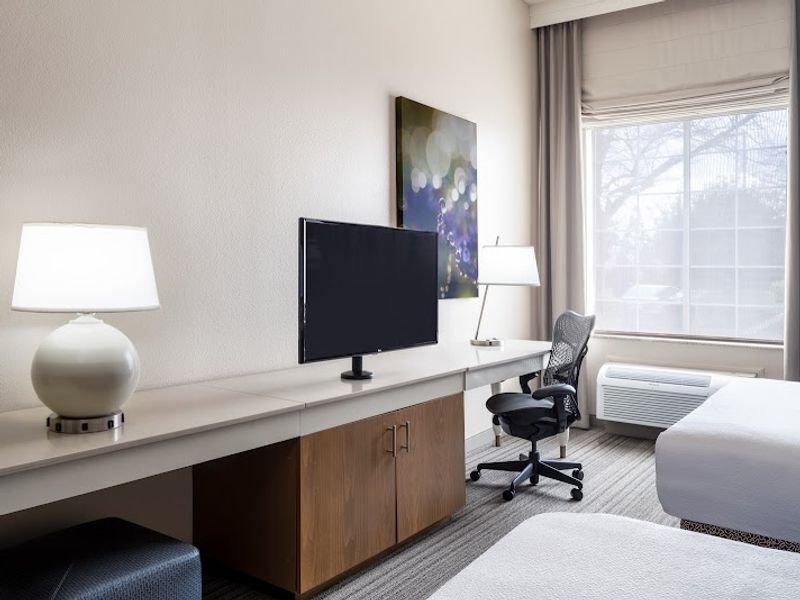 Photo of Hilton Garden Inn Bakersfield