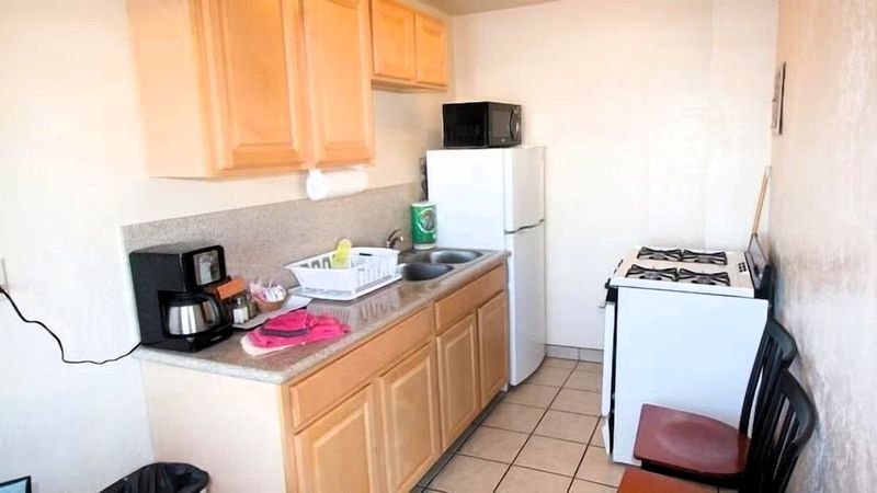 Capitola Venetian Hotel - Full Kitchen