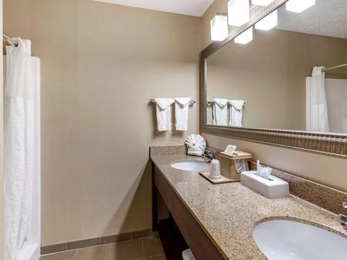 Photo of Comfort Suites Linn County Fairground and Expo